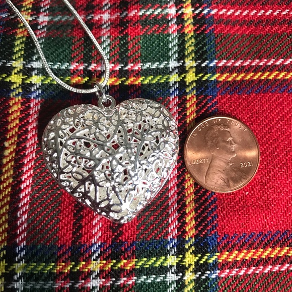 Sterling silver ladies necklace - Picture 4 of 4